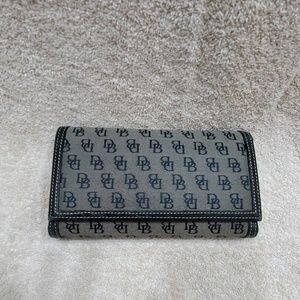 Dooney and Bourke wallet
